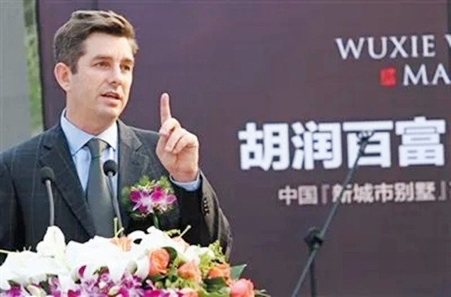 他是东莞四大企业集团总裁，东莞“隐形首富”，50岁英年早逝