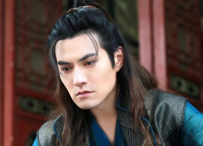 回眸一笑百媚生！男人魅起来太欲了，这6位的回眸杀让人惊艳