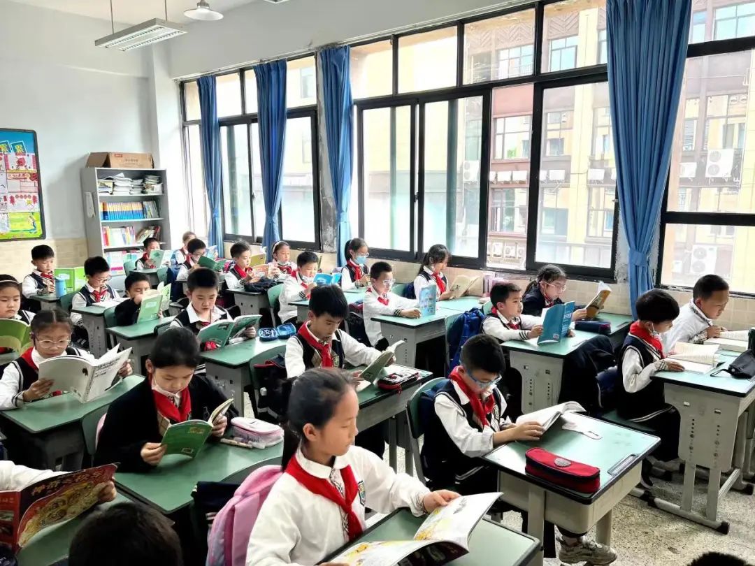 书香润泽生命 阅读成就未来｜继续走进双流区棠湖小学书香班级