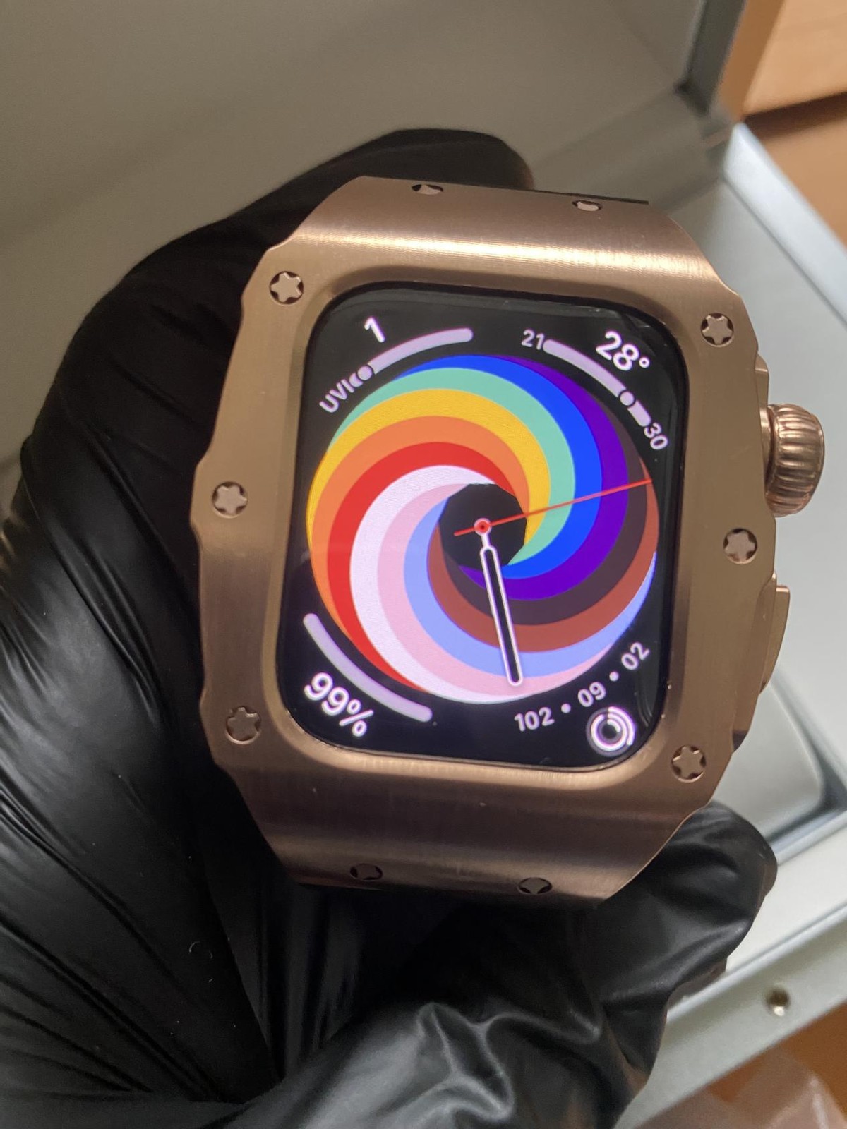 苹果和理查德米勒强强联手，限量定制版苹果手表横空出世