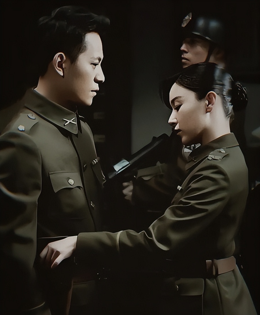 暑期档又一王炸？45集谍战剧疑空降东方卫视，秦俊杰阚清子领衔