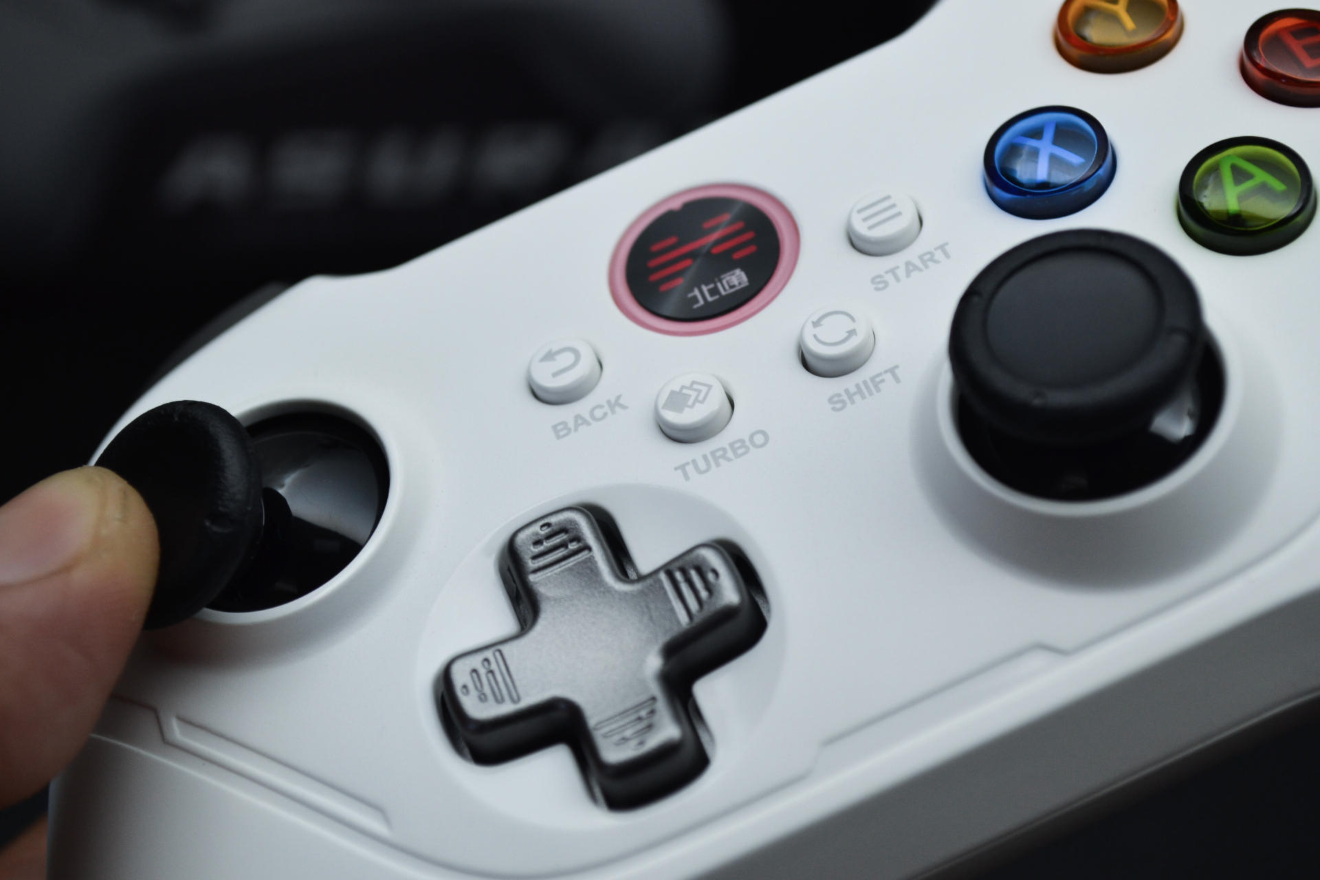 设计圈的颜值天花板 实用党的NO.1 北通阿修罗2 PRO 游戏手柄