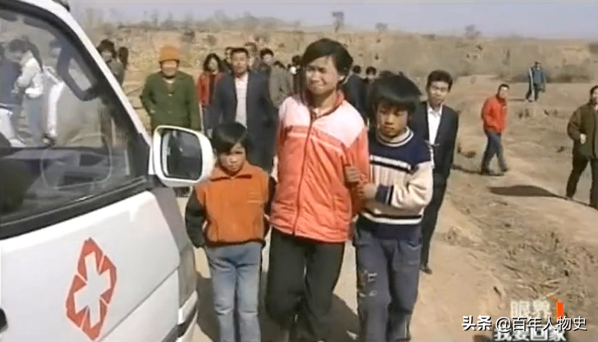 妙龄少女被4次拐卖后，被关窑洞6年精神失常，获救后不识亲人