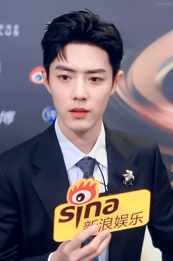 肖战各种深入人心的笑容，尤其是害羞时的笑，看不够啊