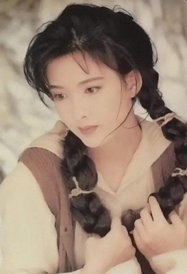 14年后再看“玉女掌门人”周慧敏，屡次被戴绿帽的她才不是恋爱脑