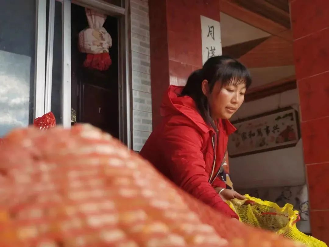 春风十里不如“她”