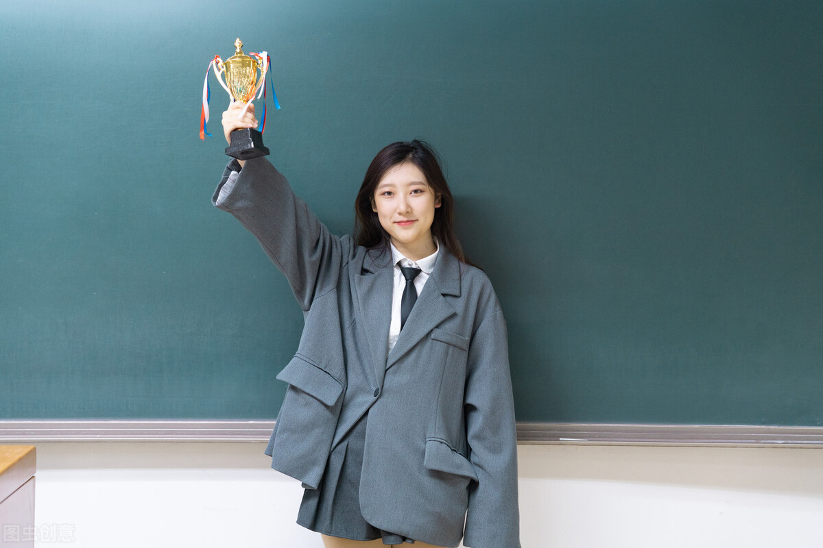 “丧偶式”育儿教育环境下大学生心理问题转变探析，值得思考