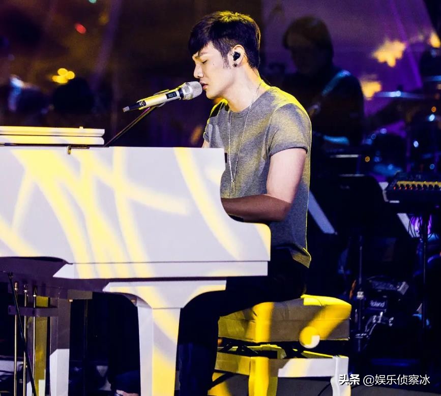 周深第一！薛之谦李荣浩上榜年度品质歌手top10，难听榜也有他？