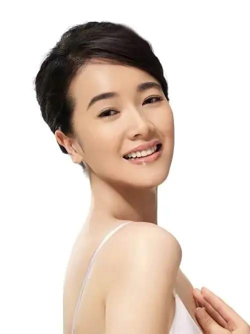 左小青，年轻时真漂亮