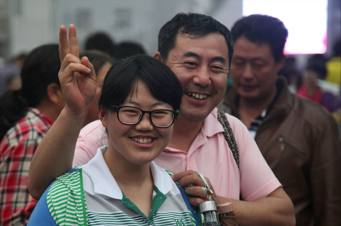 亲戚孩子考上985没请客，我考上高职家里摆40桌，亲戚：也好意思