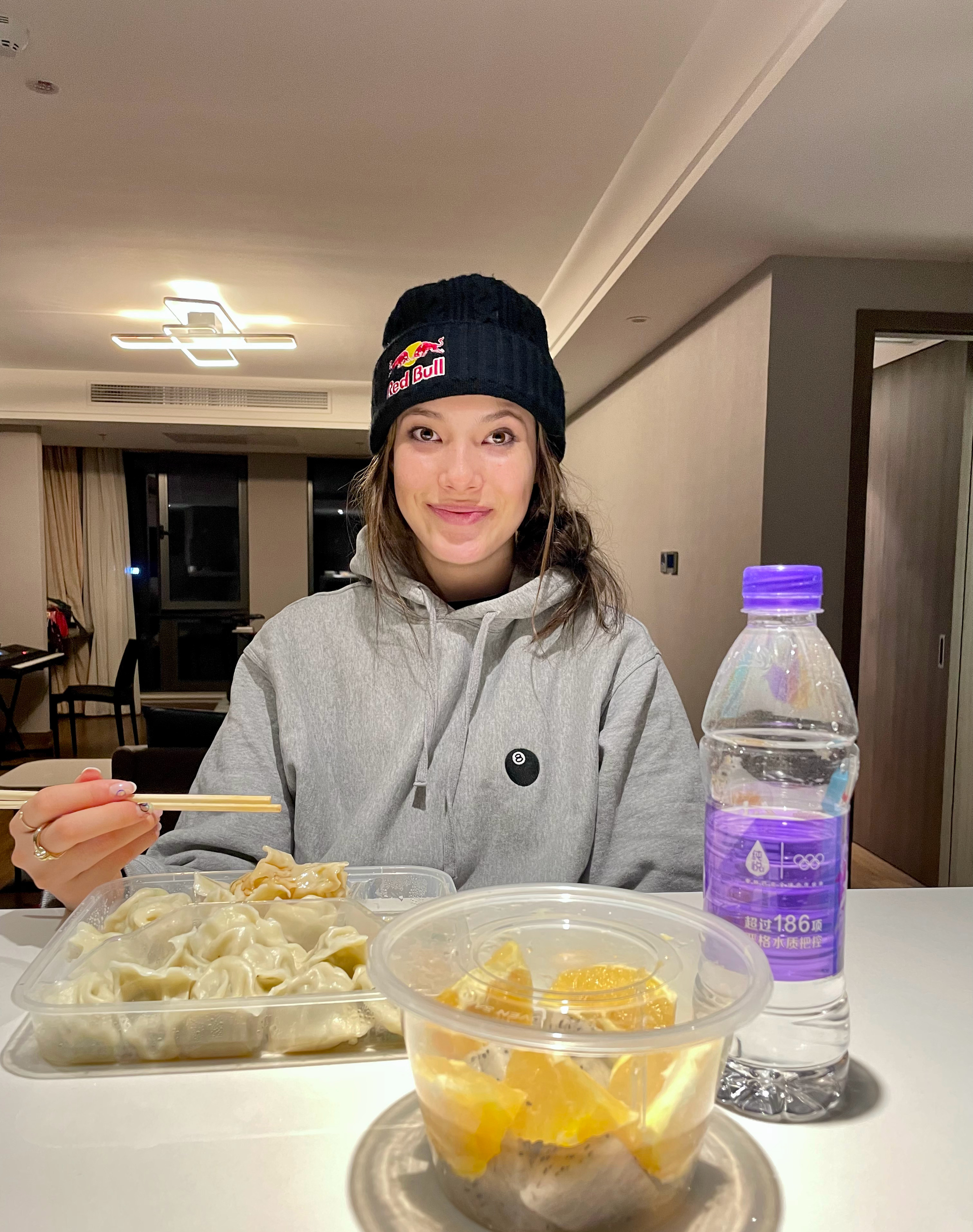 众所周知,滑雪是非常危险的运动,谷爱凌的妈妈曾是北大滑雪队员兼教练