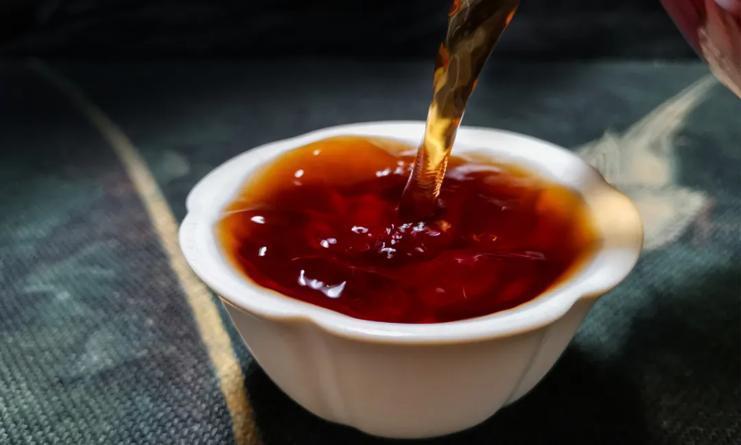 茶食日记 ▏“茶化石”是什么？碎银子和老茶头是一回事吗？