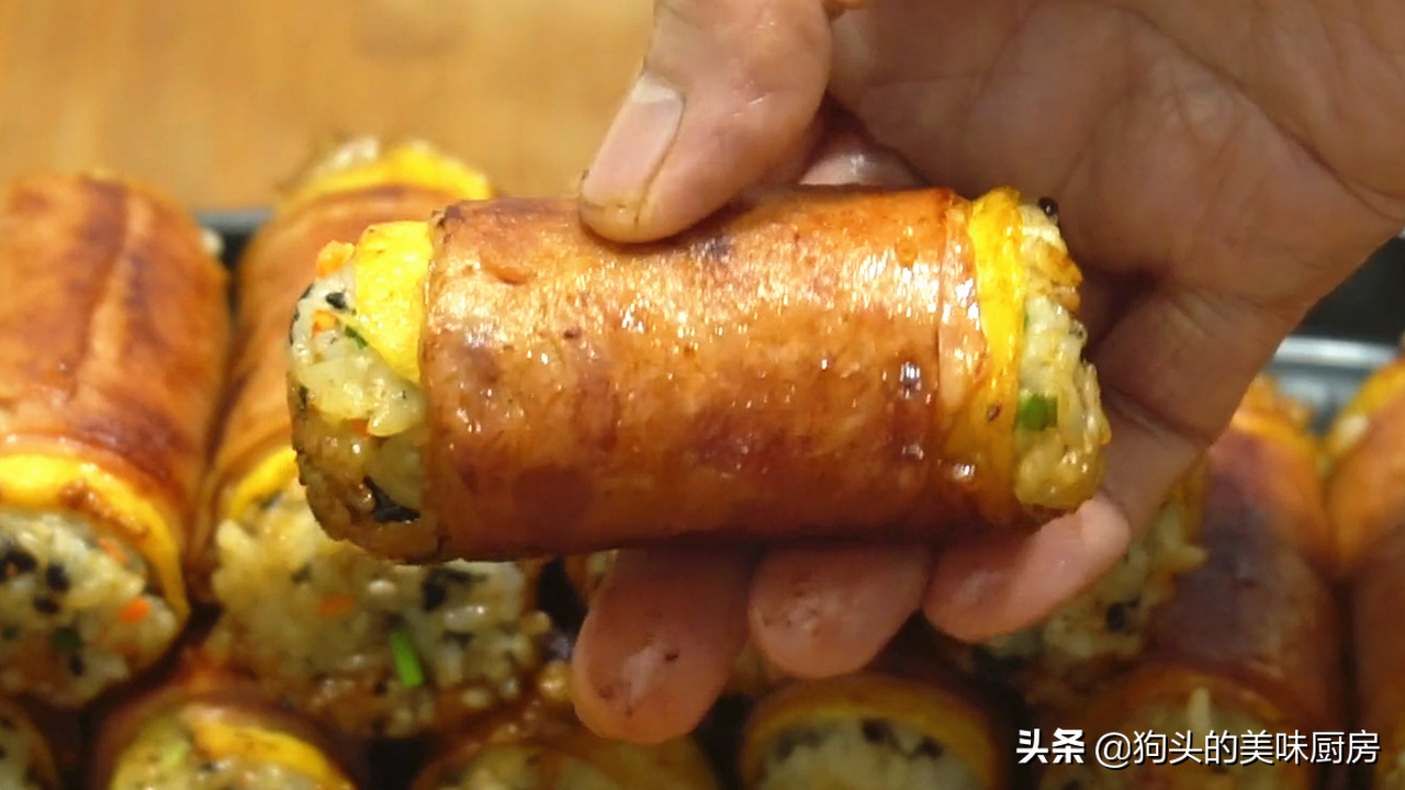 吃不完的米饭试试这样做，加三个鸡蛋，有菜有肉，营养又健康