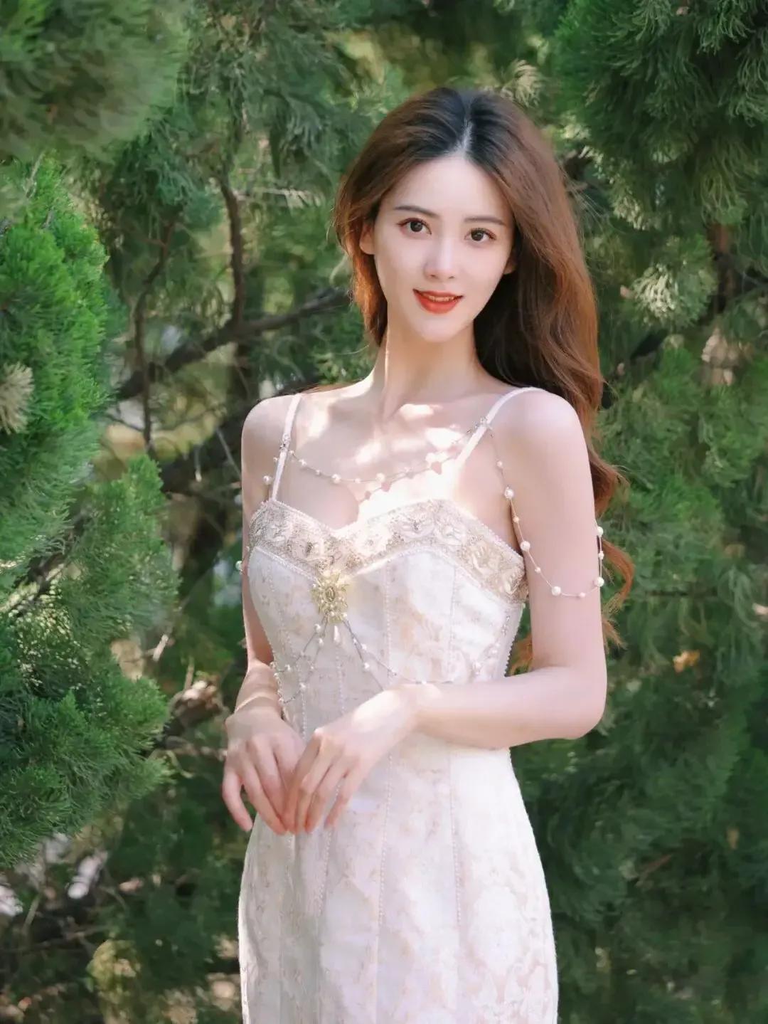 最美主持人李丹儿