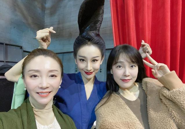 河南90后女生因“青绿腰”火了，一舞出经典，让人过目难忘