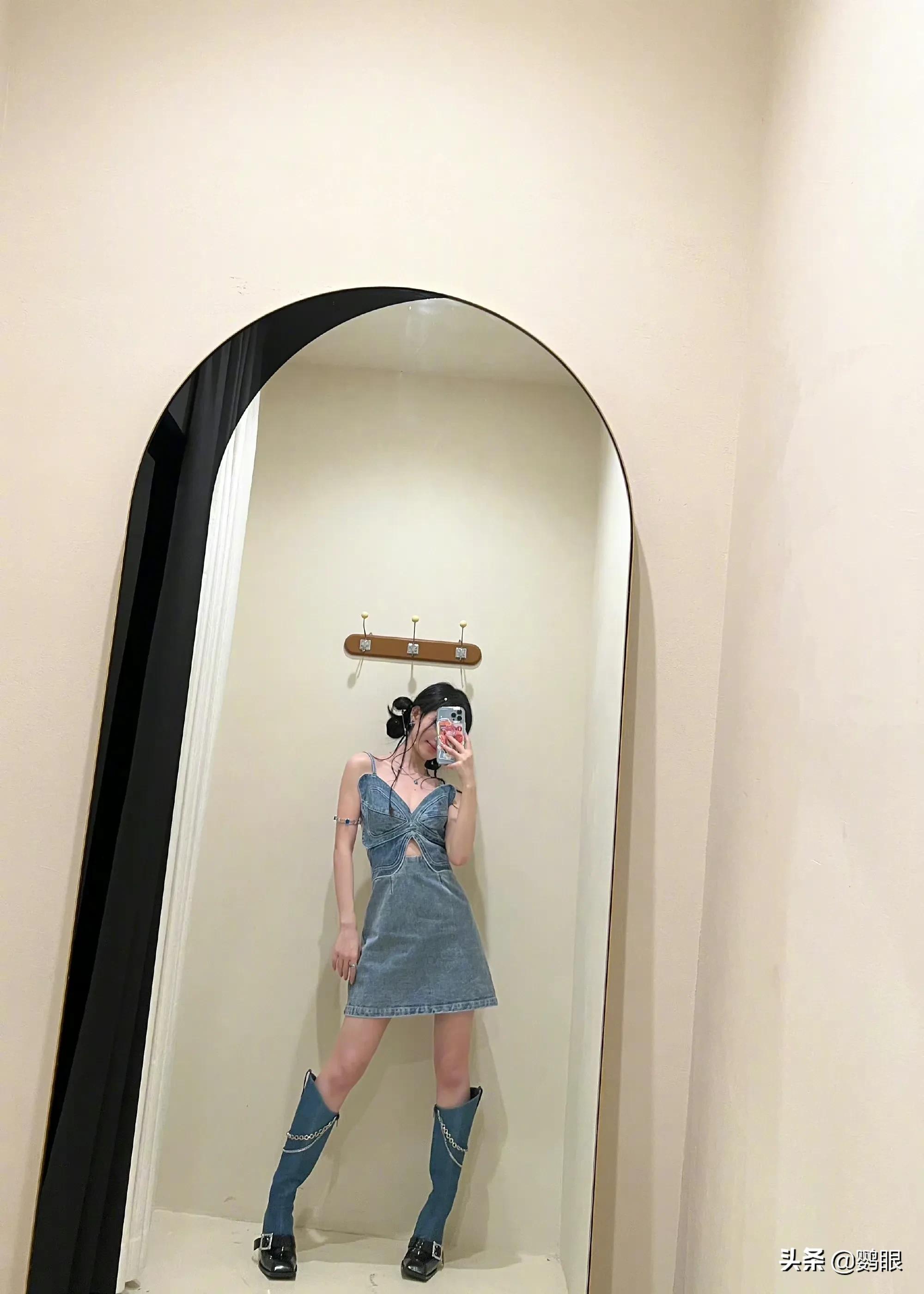 鞠婧祎烟熏妆，另有一番感觉