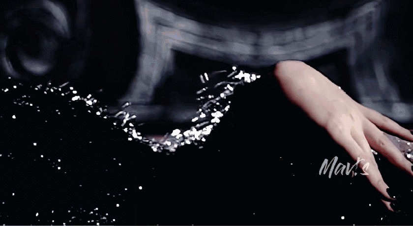 赵丽颖最新生图曝光，这脸怎么像17年前爆火退圈的她？