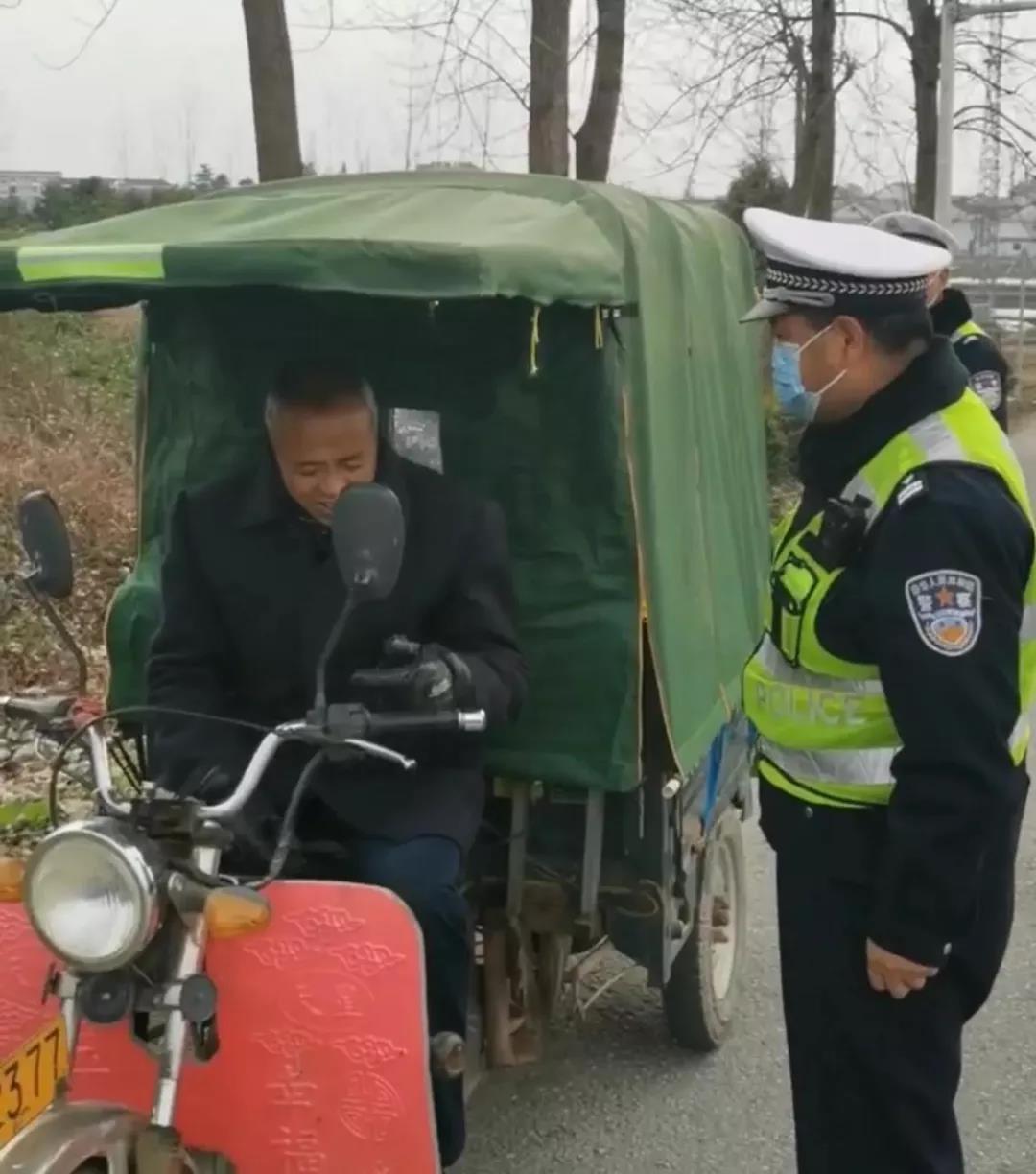当心“便利”闯大祸，汉中交警一大队严查严处三轮车违法载人