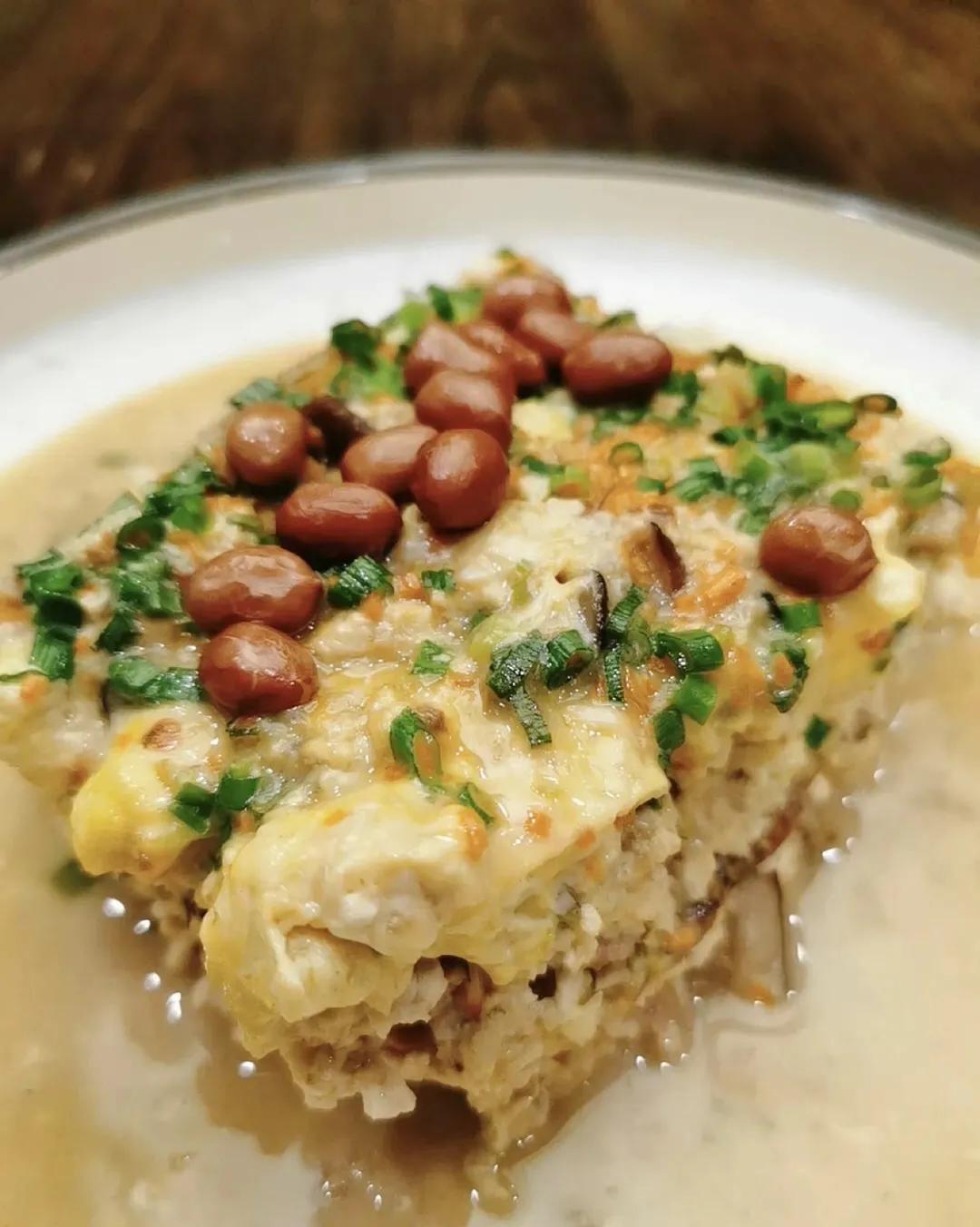 莆田焖豆腐是一道融合山珍海味和果蔬的美食,焖出慢时光的至味