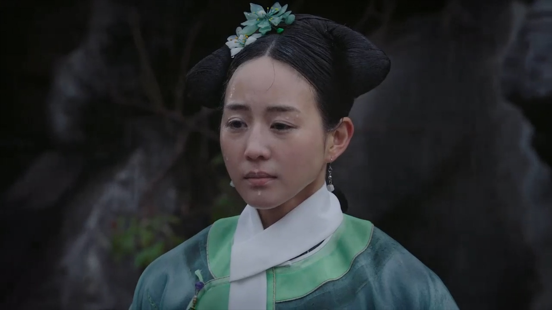 八种造型竟讲完了海兰的一生：争宠只靠描眉，至死不爱渣龙