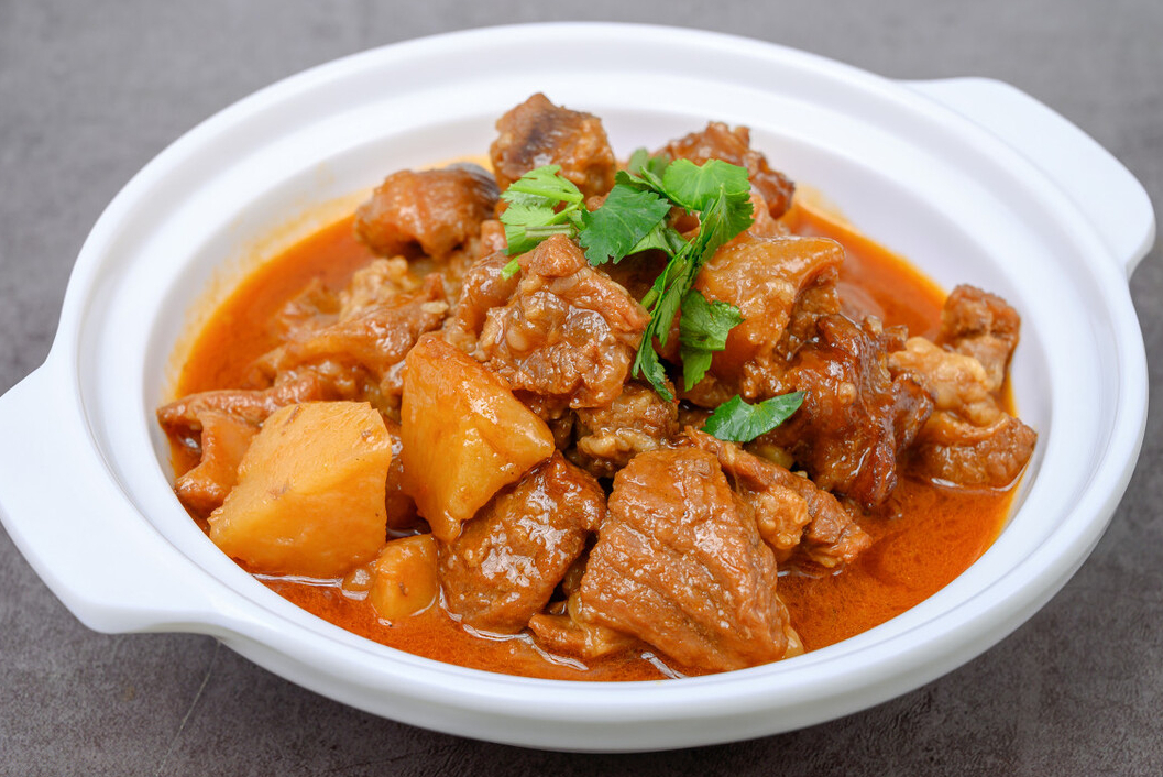 炖牛肉时，别什么料都加，想要牛肉软烂鲜美又入味，牢记5大技巧