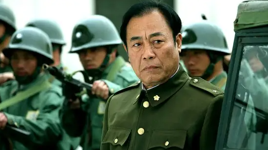 冯恩鹤：做了12年宝爸，《潜伏》让他大火，74岁的他现状怎样？