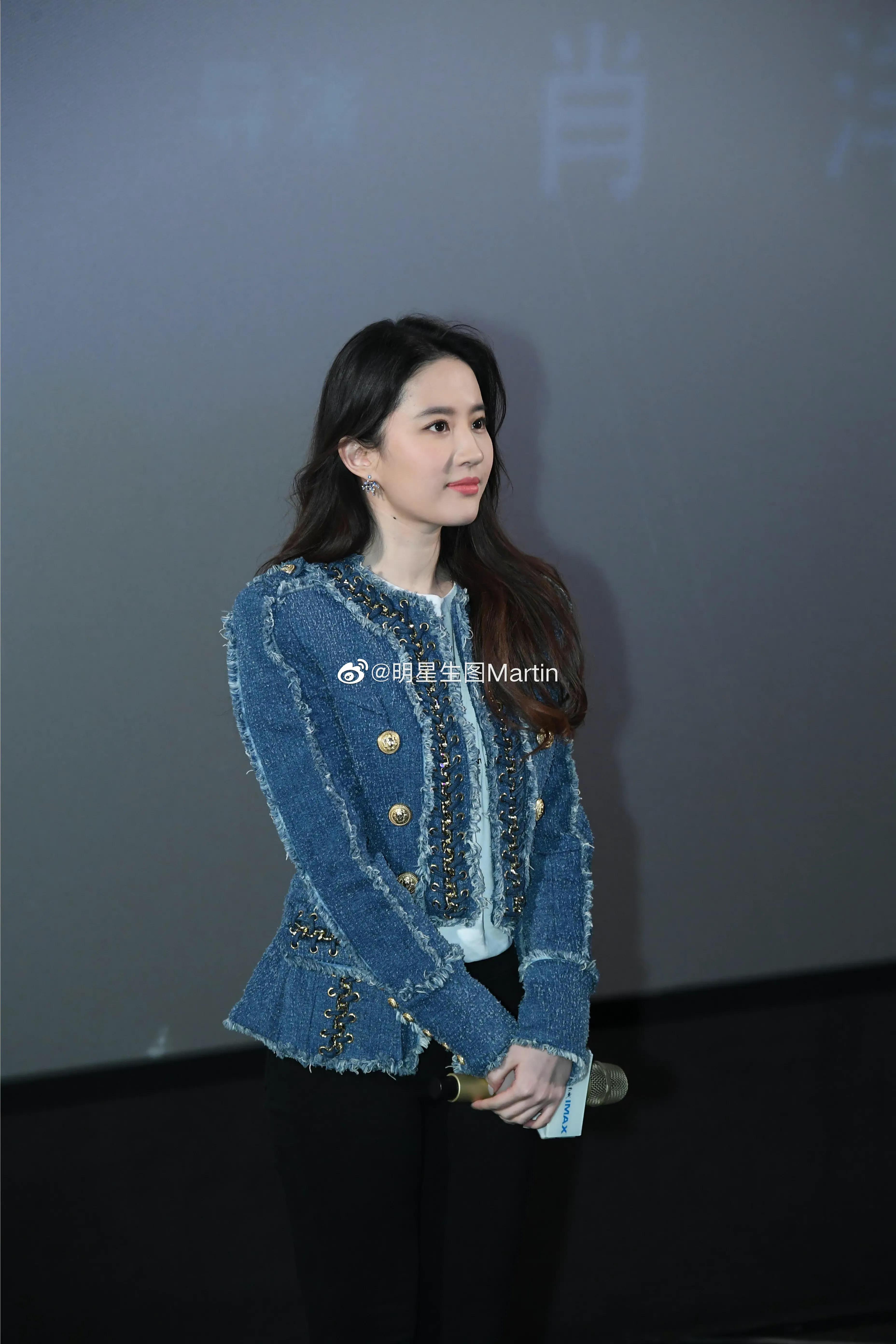 刘亦菲路演现场图