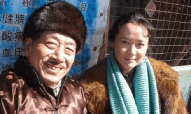与王奎荣相差37岁的爱情，婚后生一对儿女，饶芯语现在后悔了吗？