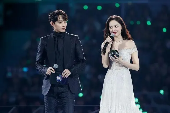 “天山”出大美人,10位新疆女明星,个个盘正条顺,美得各有千秋