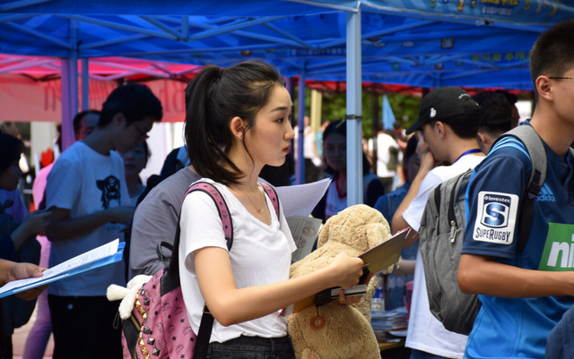 00后大学生出现怪象，变得越来越“佛系”，不参加学生会和社团