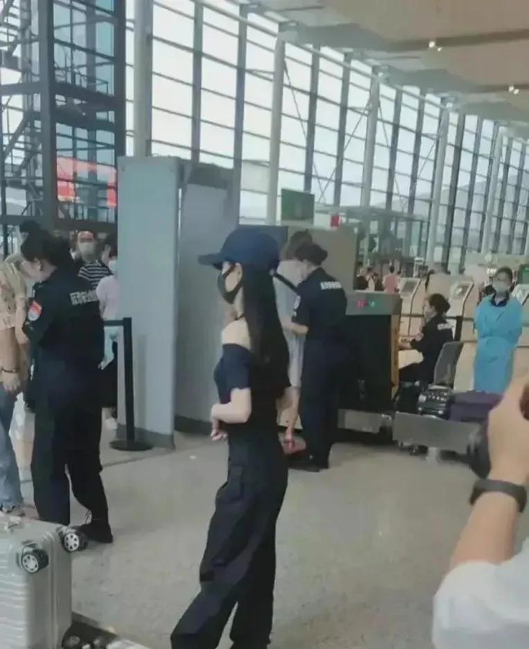 娱乐圈病态审美——微胖就被骂，矮到150cm，瘦到80斤才是美