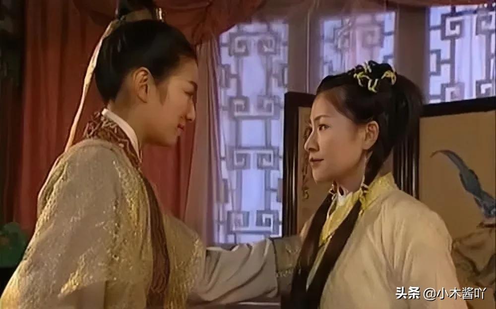 《新女驸马》家道中落的冯素珍扮男装赴京，意外中状元还被招驸马