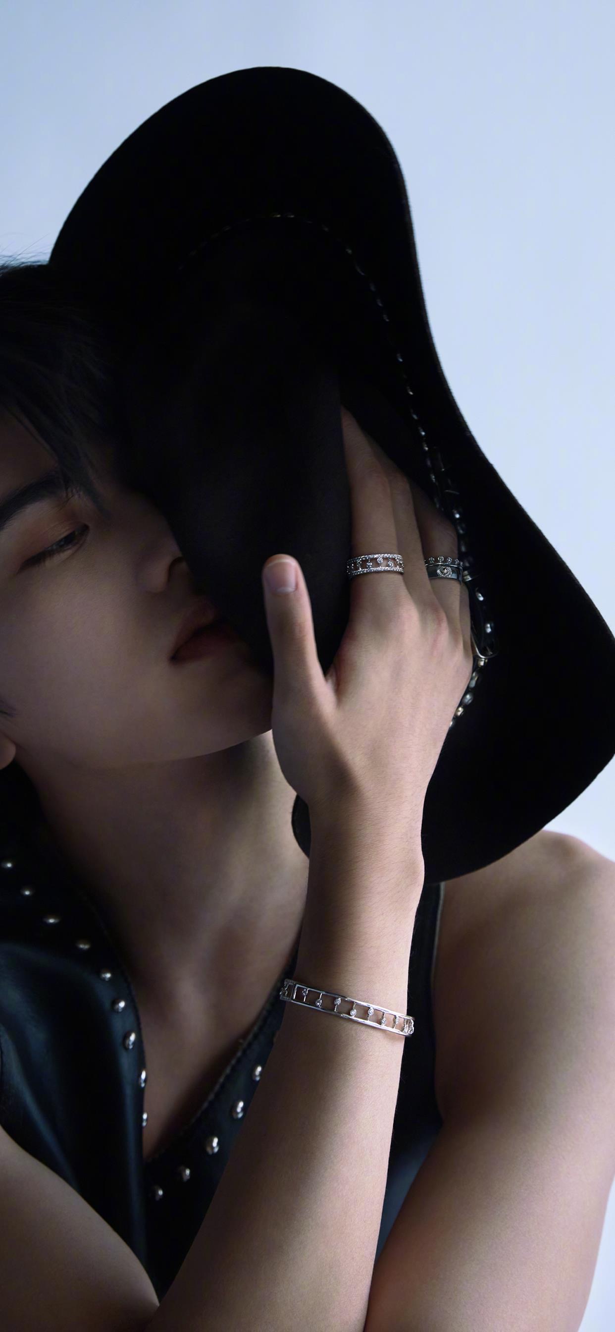 蔡徐坤壁纸｜海边独特魅力