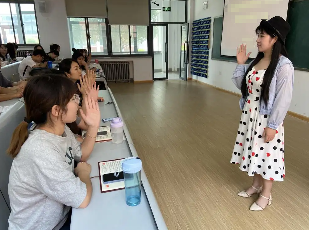 大学生入党难以把握，是辅导员负责还是党支书？学生早了解早准备