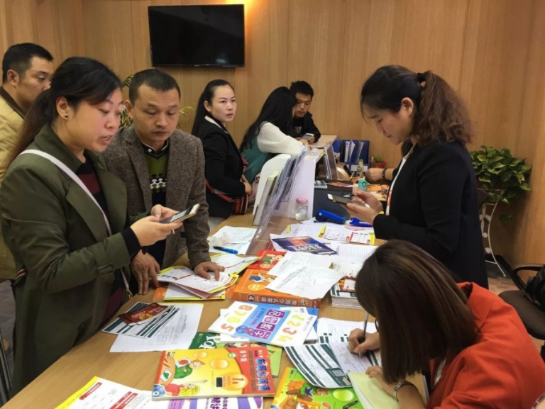 多地拟出台学科类培训指导价，明确收费标准，每节课最少只要30元