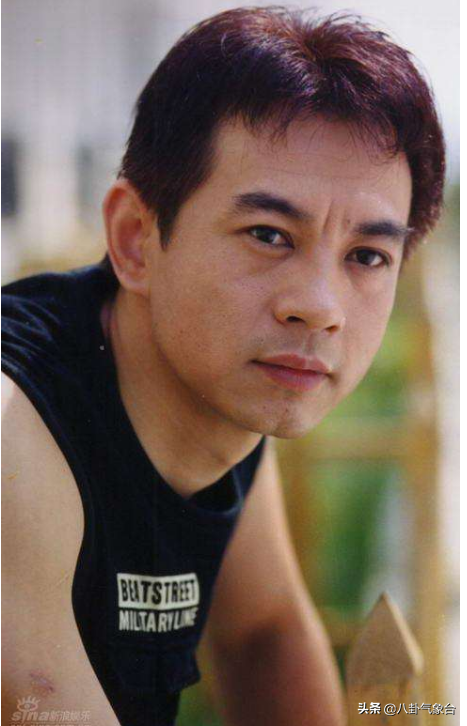 演员周浩东，27岁上北电，养父是他前行路上最大的支持