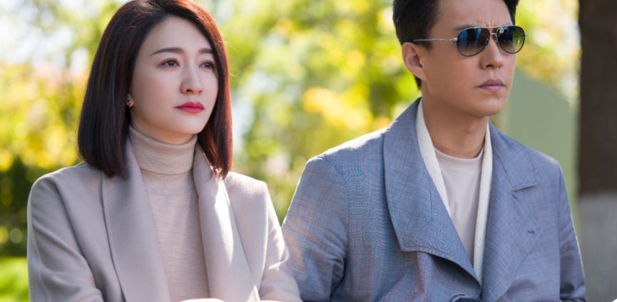 同样与娱乐圈男神搭戏，李小冉演技变化差别大，全程一张面孔