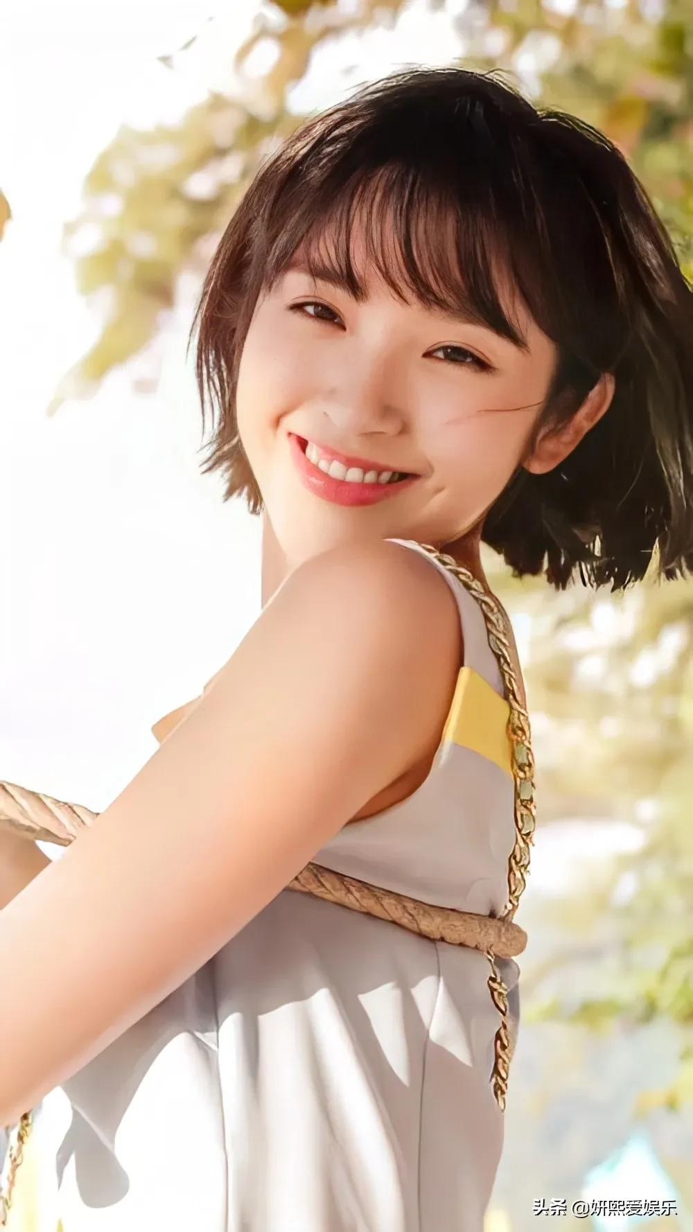 唐艺昕，邻家女孩，甜美可人