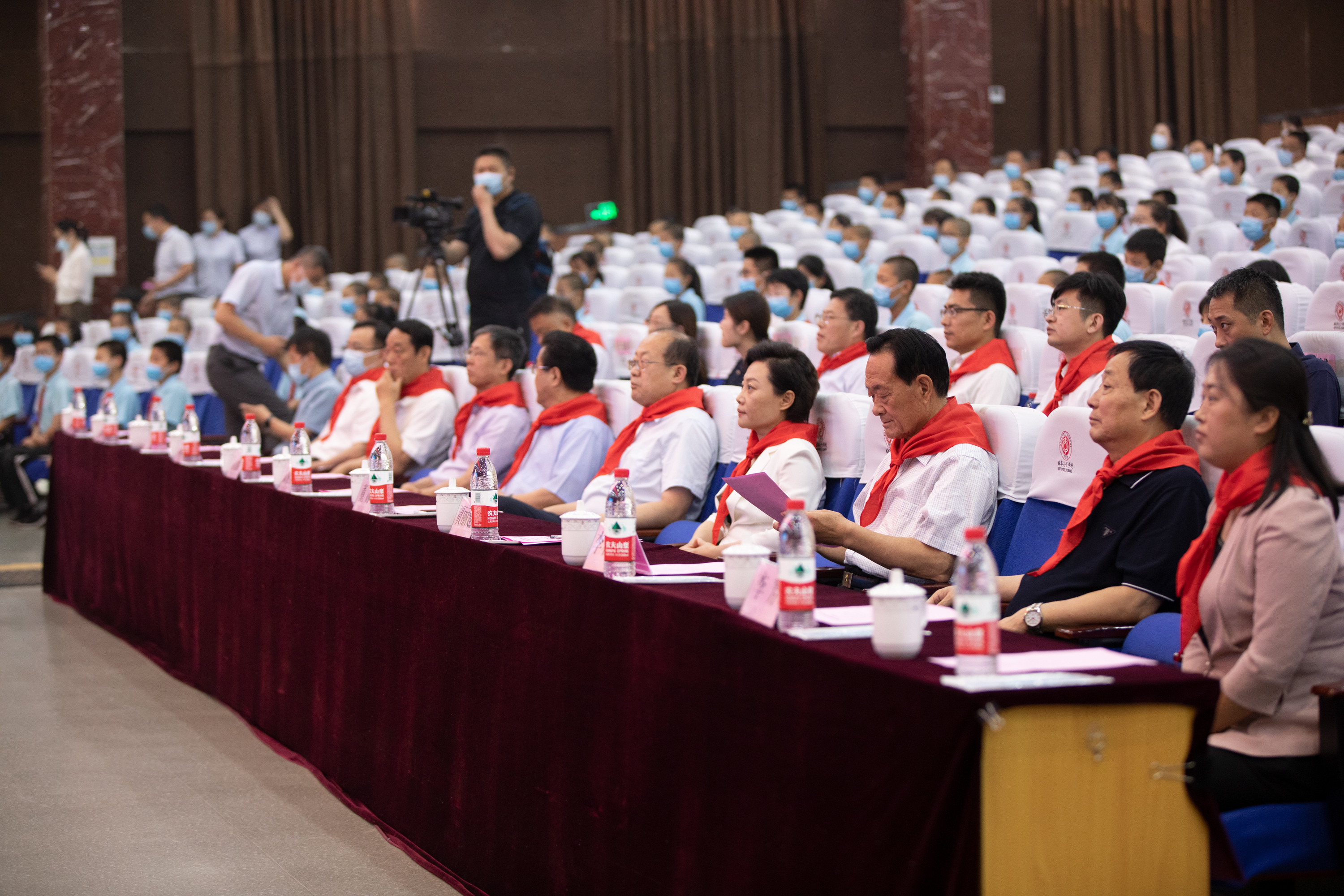 点亮童年——山东省困境学龄儿童助学公益行动启动