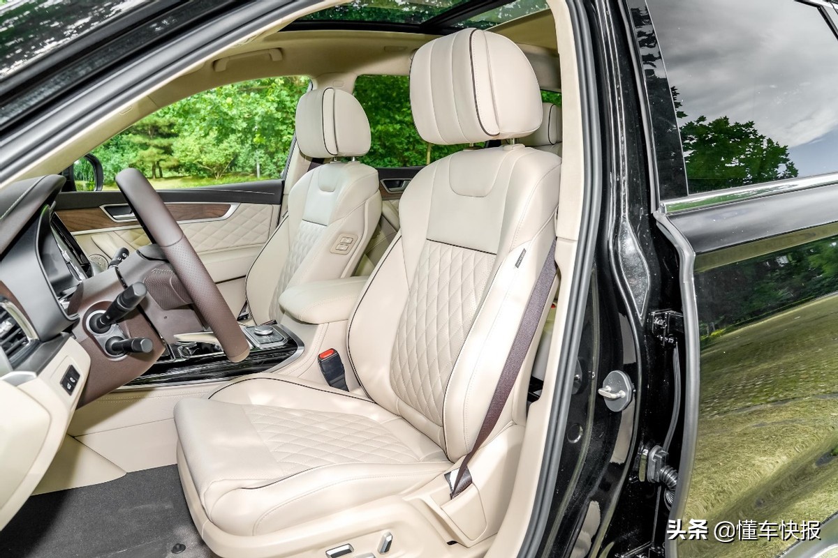 定位中大型SUV，3.0T车型配空气悬架，2022款红旗HS7选购建议