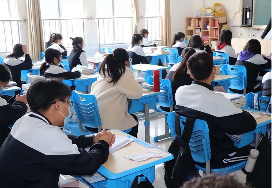 高中数学成绩不理想，报考志愿时避开三个专业，未来发展会有影响