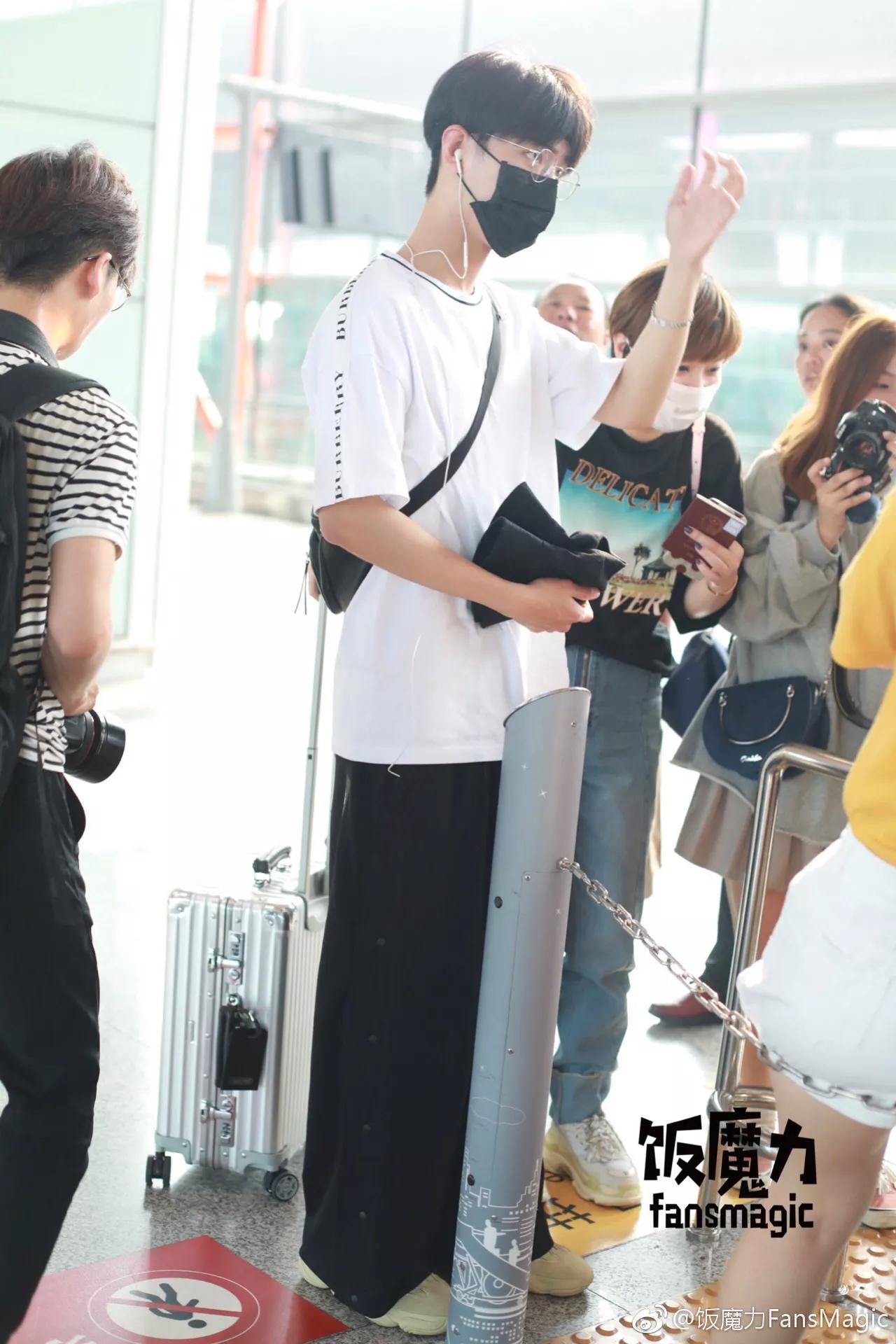 考古肖战:2018年9月—12月机场时间线汇总,今天请叫我收图狂魔