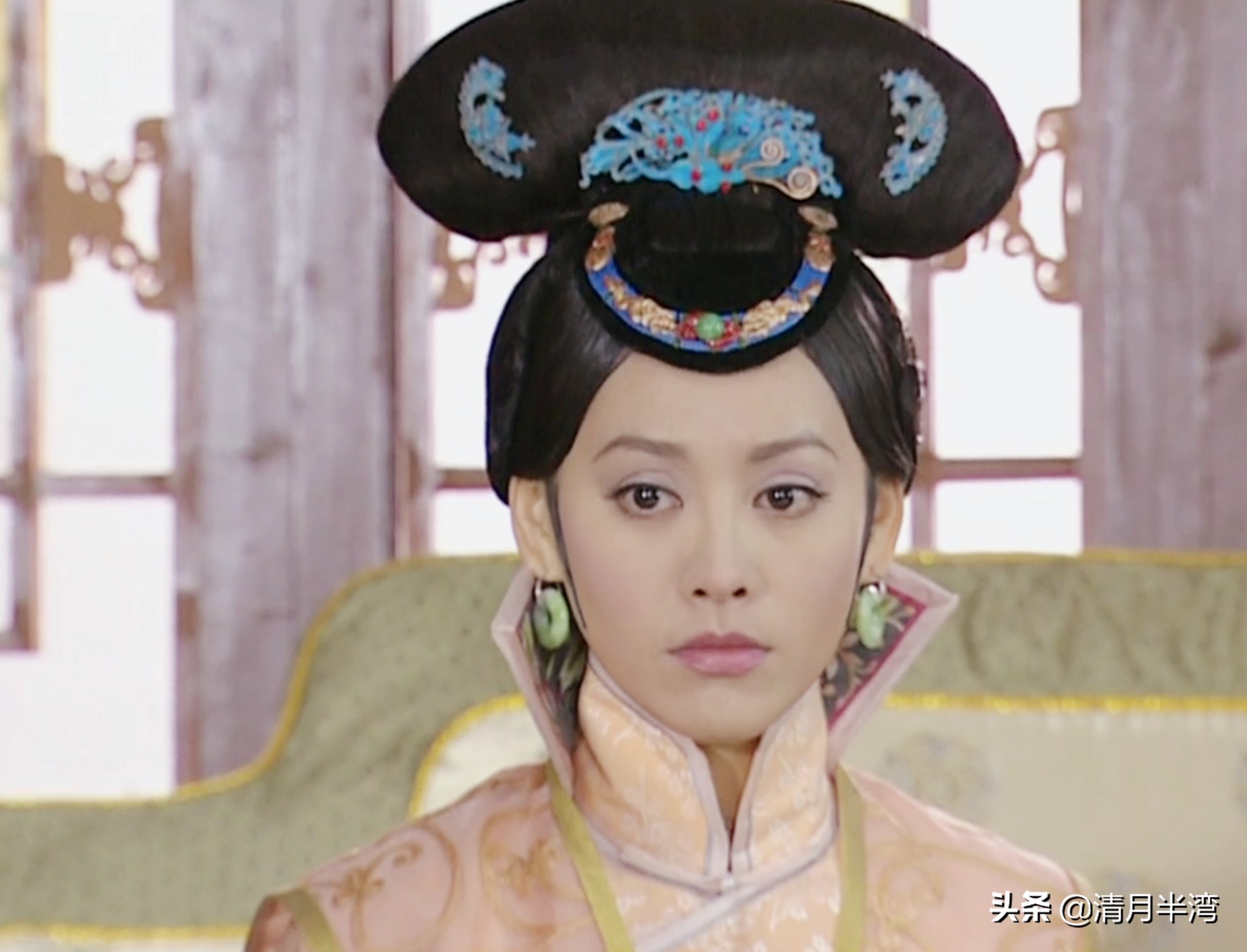 颜值高也不一定驾驭得了旗头装，能上清宫美人榜的，我只服这10位