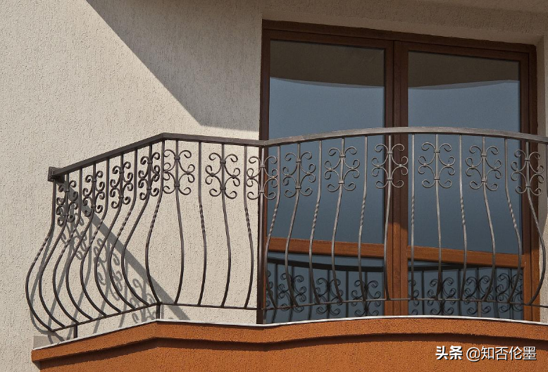 自建房的“阳台护栏”，用哪种材质好？不会选的，不妨来看看这里