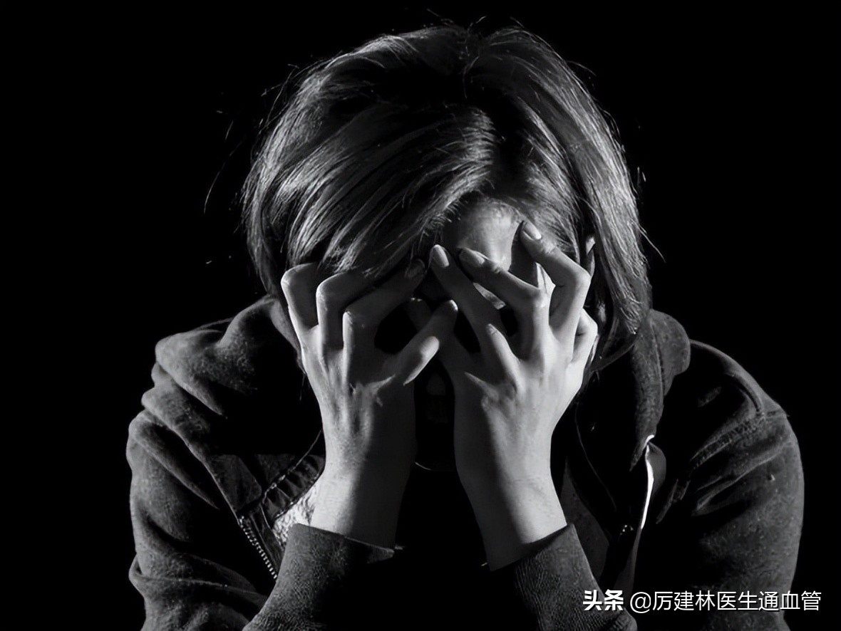 晚上不到10点就困了，凌晨3、4点就醒来，是衰老的征兆吗？