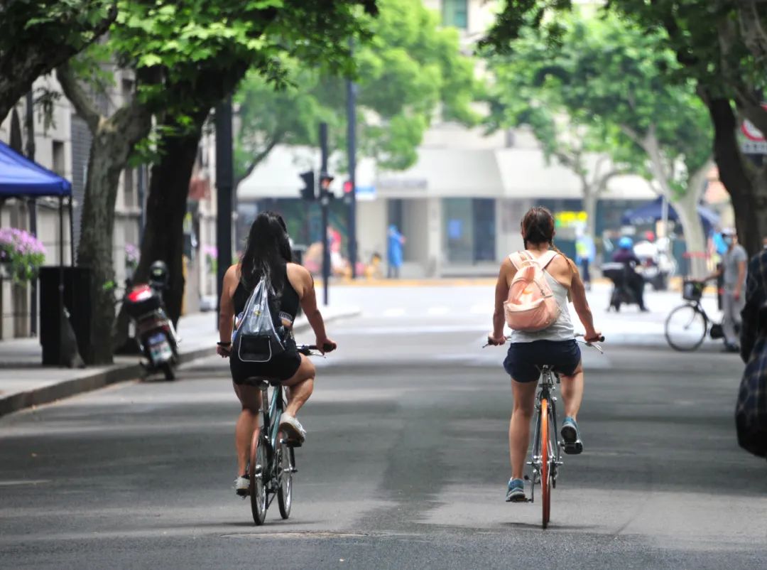 现场｜小区封条拆了，明早要上班了，上海6月1日起全面恢复正常生产生活