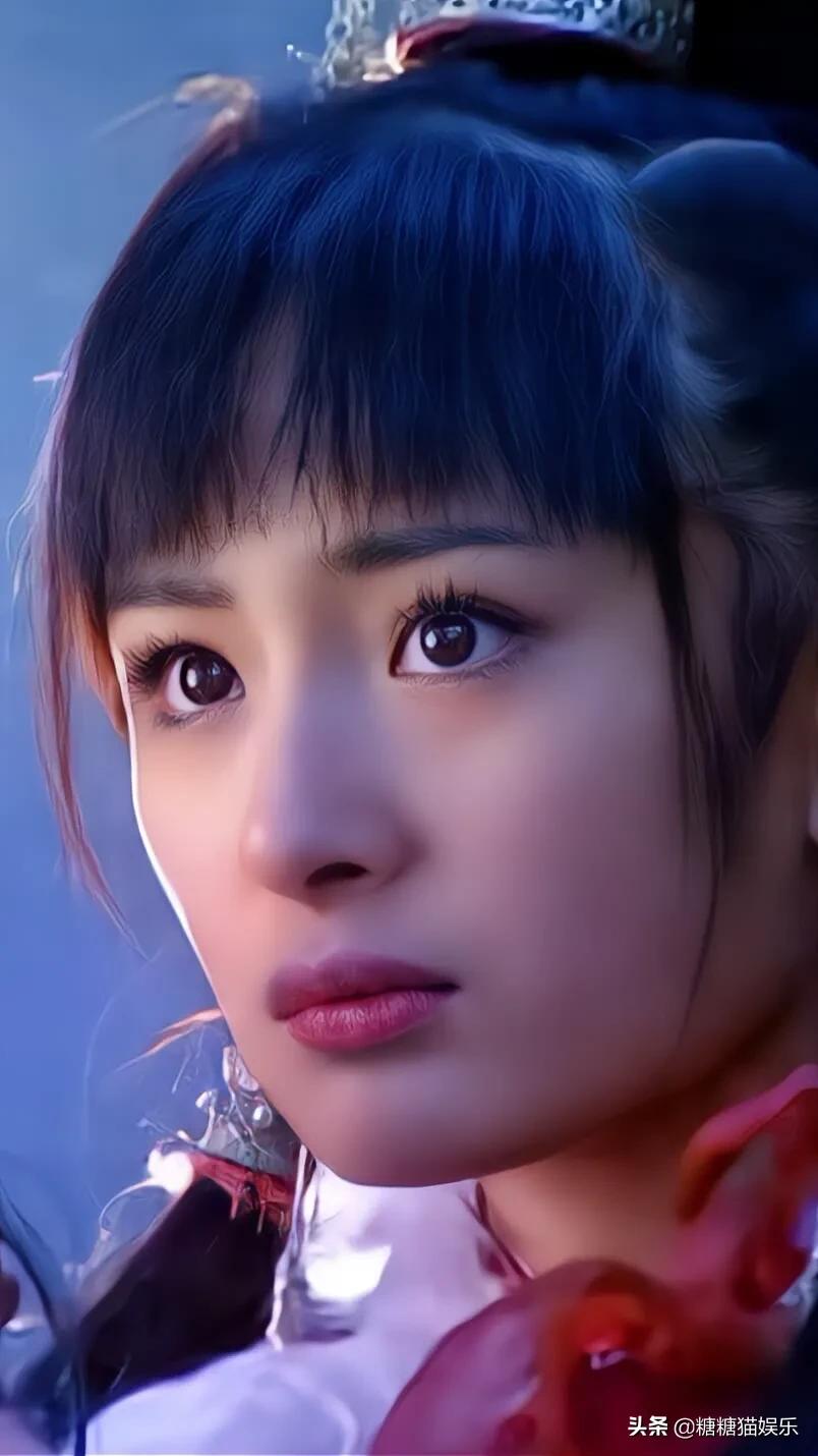 18岁的杨幂：清纯漂亮，灵动可爱