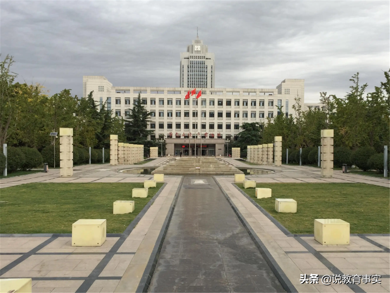 考研院校复试线公布，不少院校猛涨几十分，家长：无效内卷太离谱