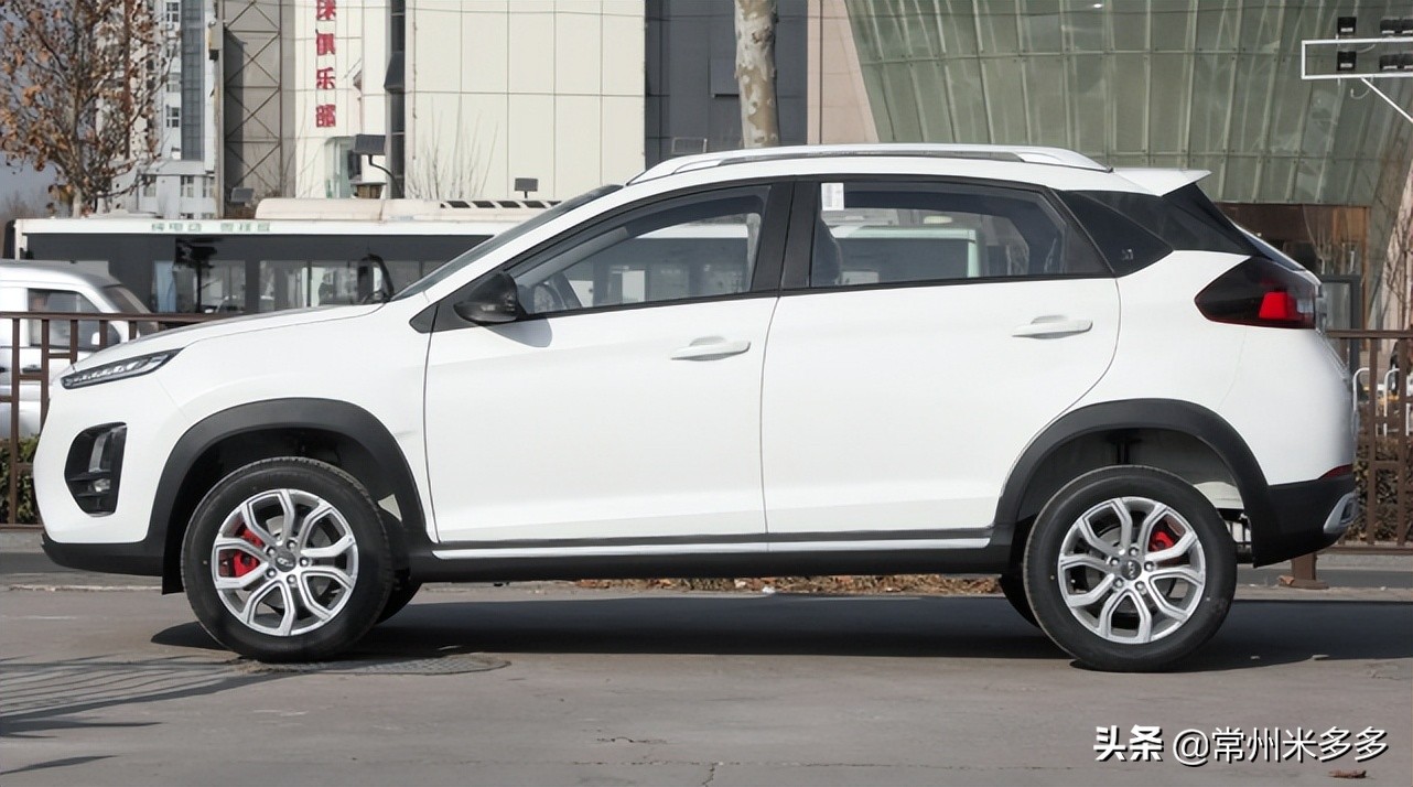 99万起!全新瑞虎3x上市:1.5l/cvt,内饰更豪华,低油耗还耐造