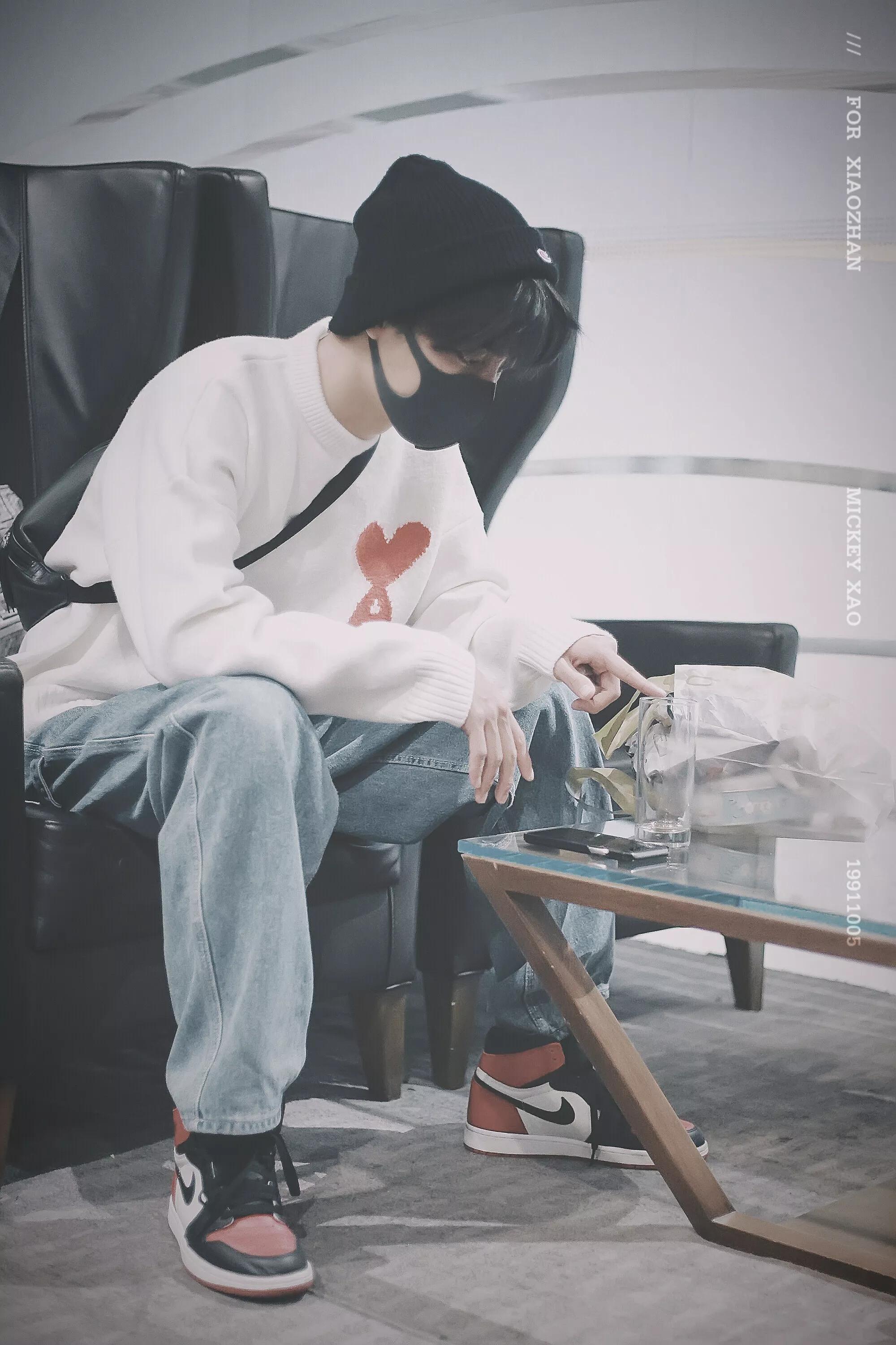 考古肖战:2018年9月—12月机场时间线汇总,今天请叫我收图狂魔